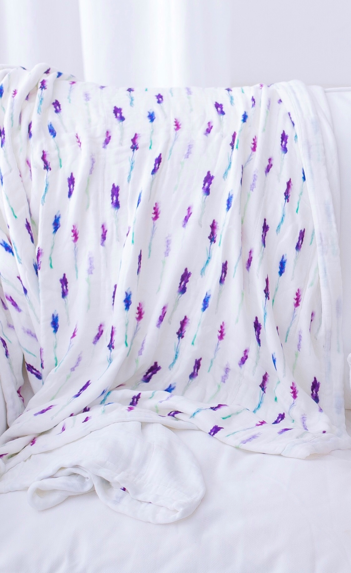 Newcastle Blanket - Lavender and White